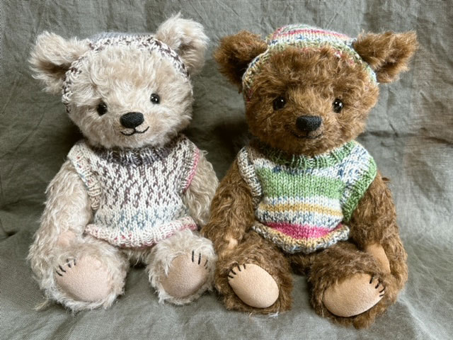 渡邉かほる【セーターベア A （右 茶）】 | 清里高原メイフェア